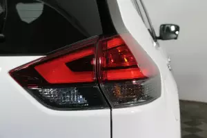 Nissan  9