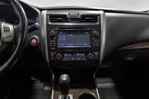 Nissan  10