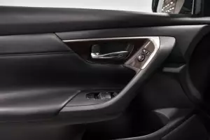 Nissan  13