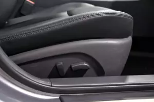 Nissan  15
