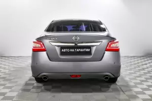 Nissan  4