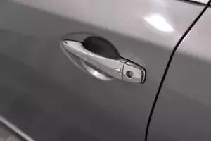 Nissan  6