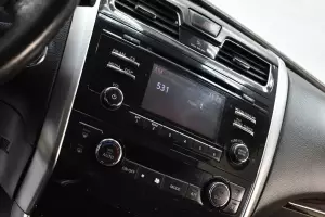 Nissan  10
