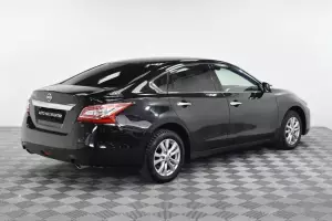 Nissan  2