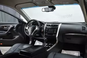 Nissan  4
