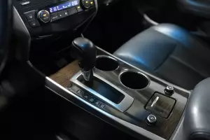 Nissan  10