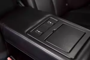 Nissan  5