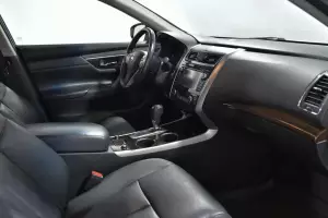 Nissan  4