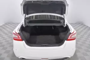 Nissan  16