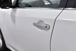 Nissan  15