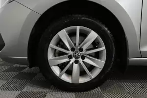Volkswagen  8