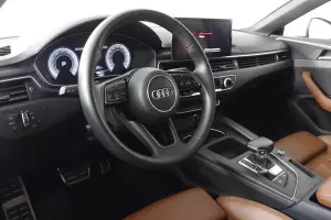 Audi  9