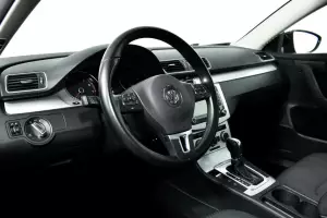 Volkswagen  8