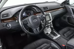 Volkswagen  8