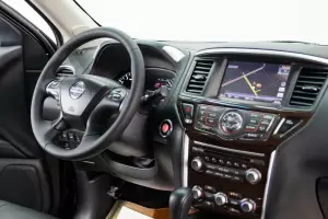 Nissan  10