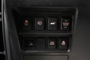 Nissan  15