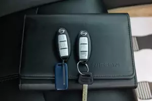 Nissan  16