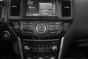 Nissan  11
