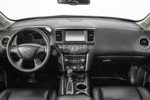 Nissan  15