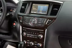 Nissan  8