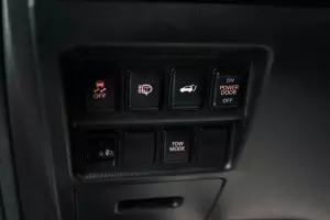 Nissan  6