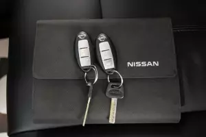 Nissan  4