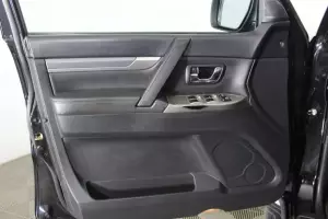 Mitsubishi  9