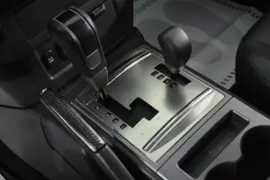 Mitsubishi  9
