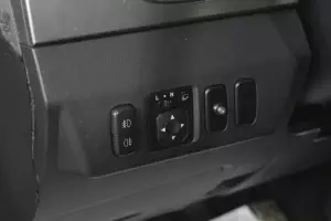 Mitsubishi  7