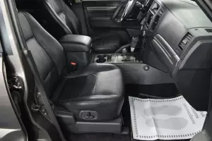Mitsubishi  6