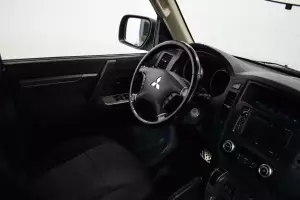 Mitsubishi  9