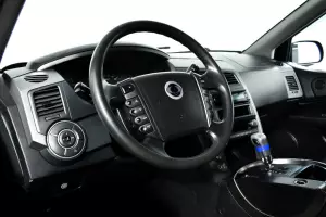 SsangYong  8