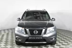 Nissan  2