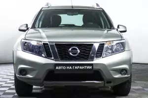 Nissan  2
