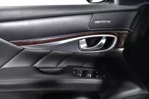 Infiniti  8