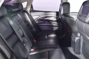 Infiniti  2