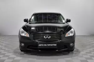 Infiniti  17