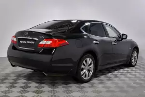 Infiniti  16