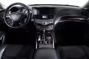 Infiniti  10
