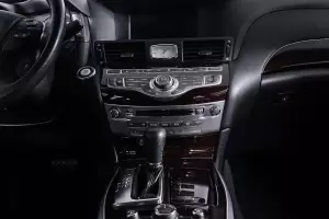 Infiniti  12