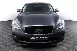 Infiniti  2