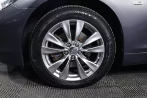 Infiniti  9