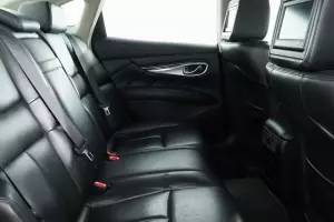 Infiniti  2