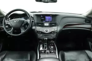 Infiniti  19