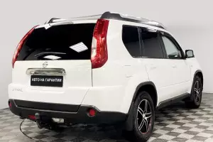 Nissan  4
