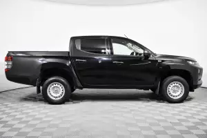 Mitsubishi  3