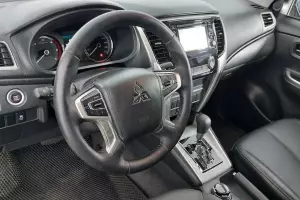 Mitsubishi  8