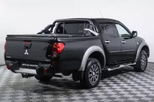 Mitsubishi  4