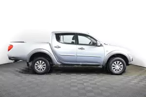 Mitsubishi  3