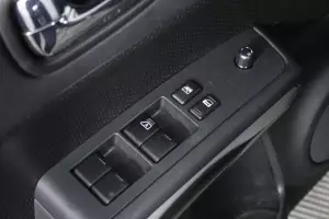 Nissan  16